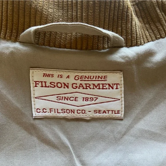 Filson | Women’s Blanket Wool Barn Coat - Picture 9 of 10